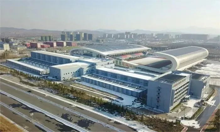 Saliekams īpašas formas sporta stadions