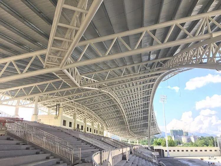 Tērauda konstrukcijas stadiona tribīņu ēka